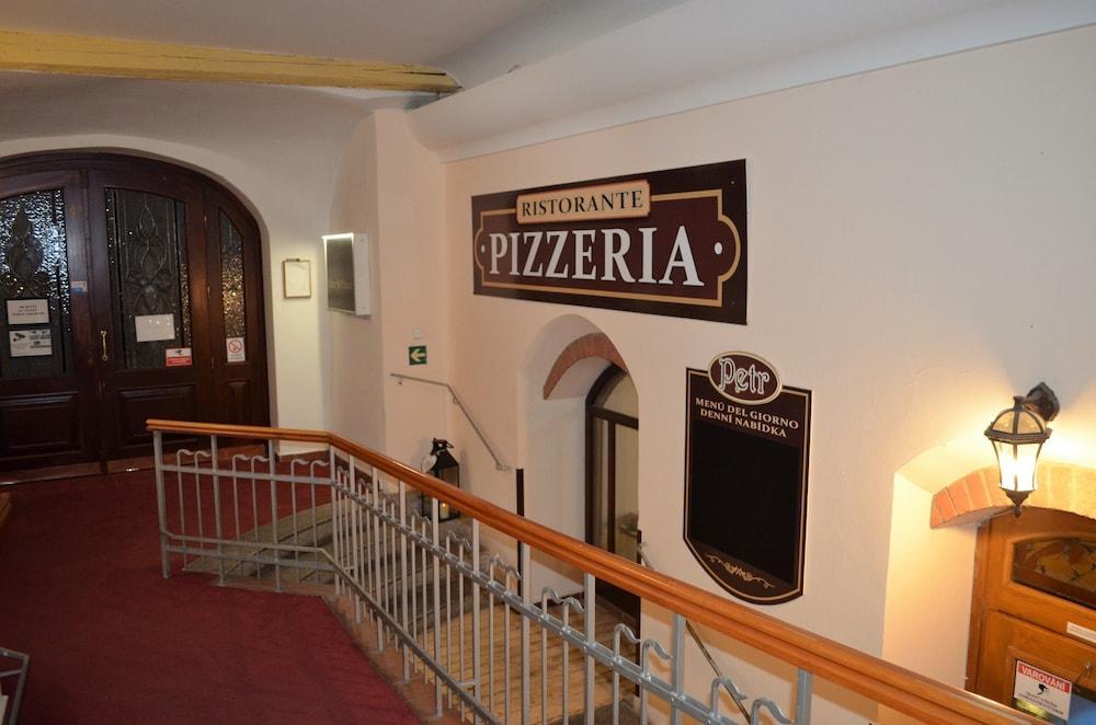 Hotel Petr Karlovy Vary Exterior photo