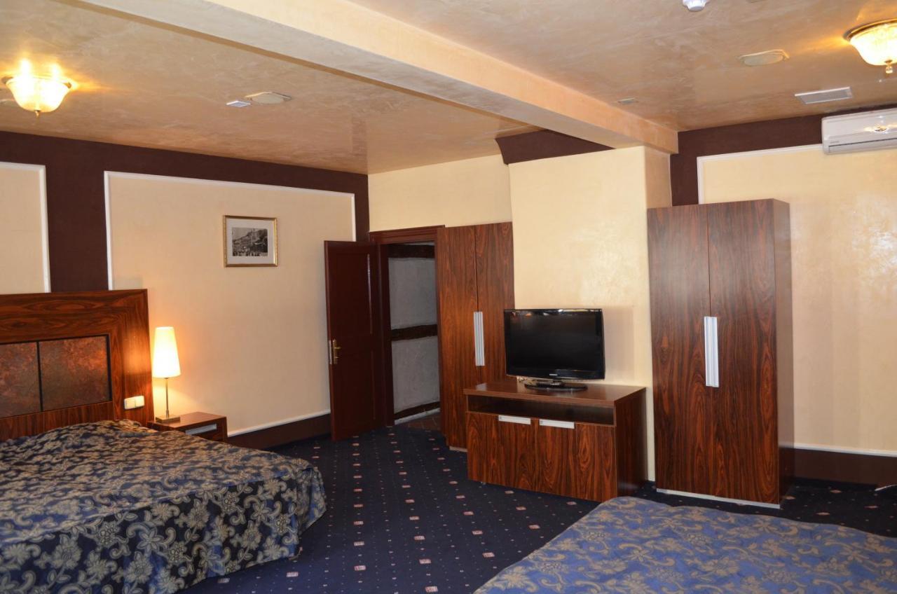 Hotel Petr Karlovy Vary Exterior photo